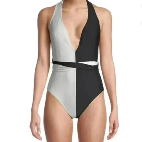 Time and Tru Black and White Colorblock one piece Swimsuit - Picture 2 of 12